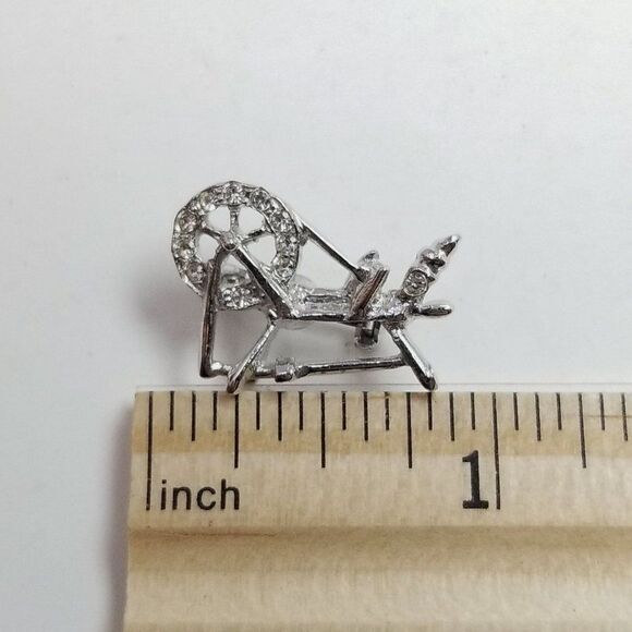 Vintage Tiny Spinning Wheel Rhinestone Brooch Knitting Yarn Crafting Lapel Pin - Picture 4 of 6